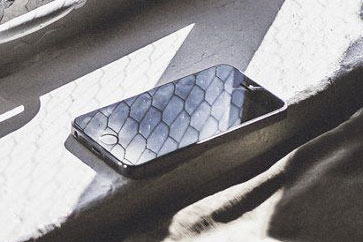 dry-iPhone-on-windowsill